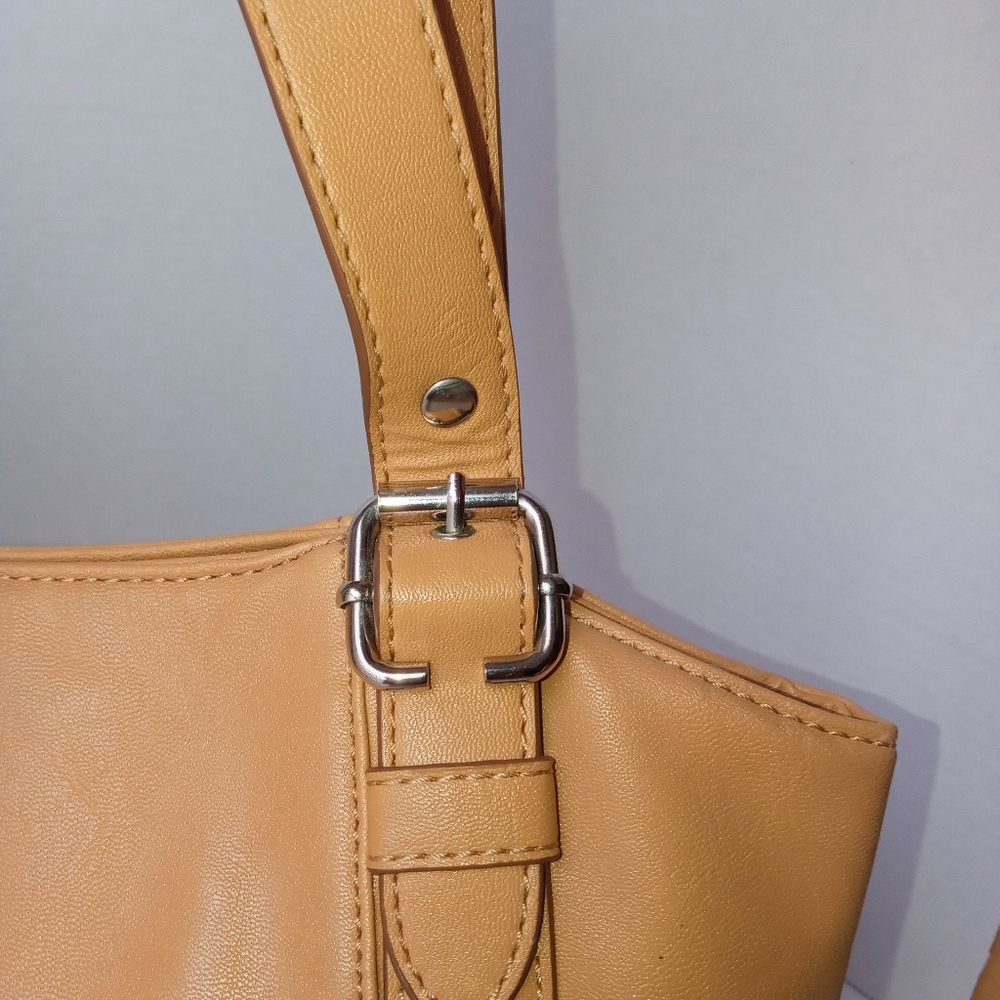 Relic Handbag - image 6